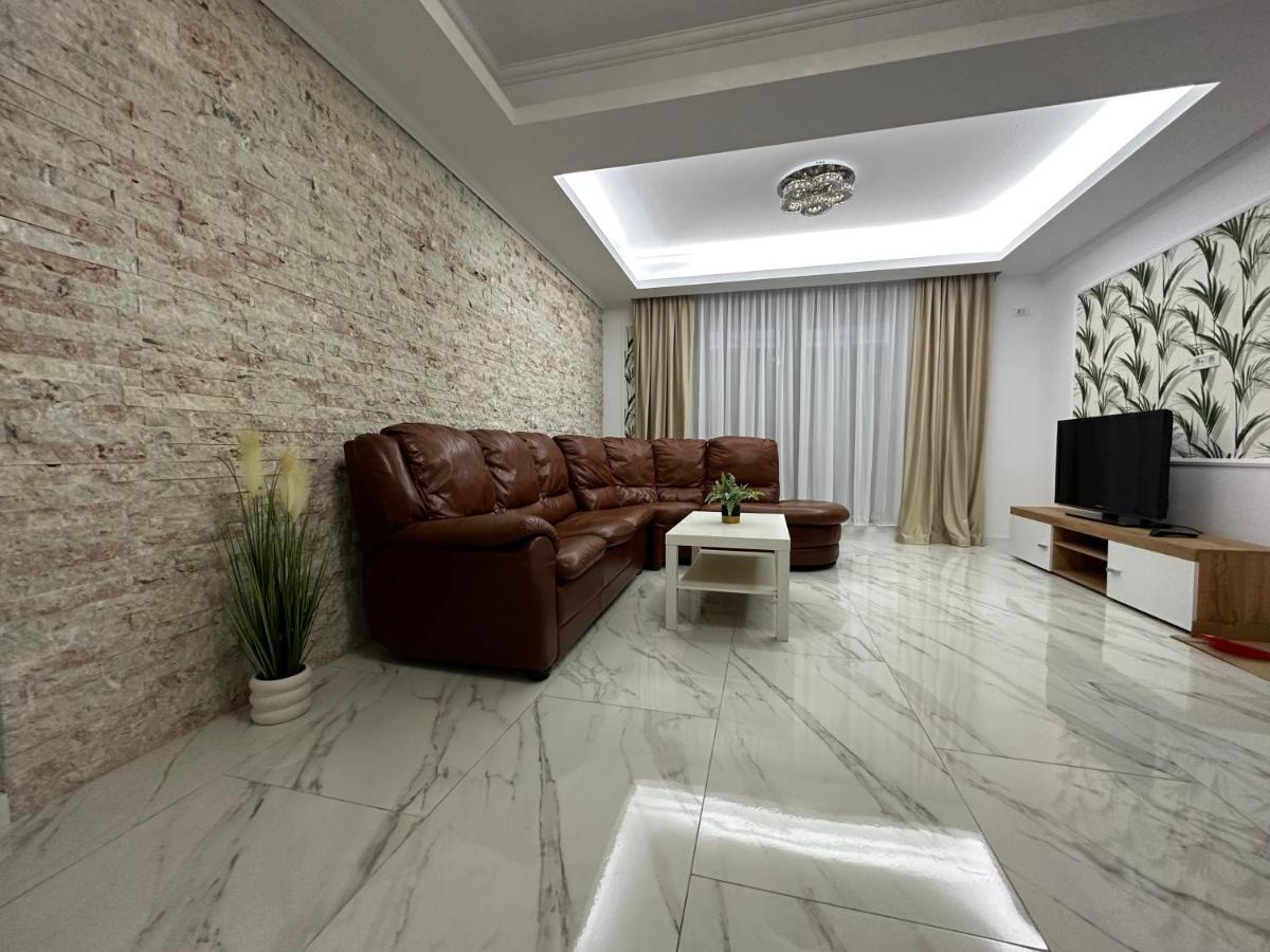 Golden Garden Luxury Apartment In Bucureşti Exterior foto