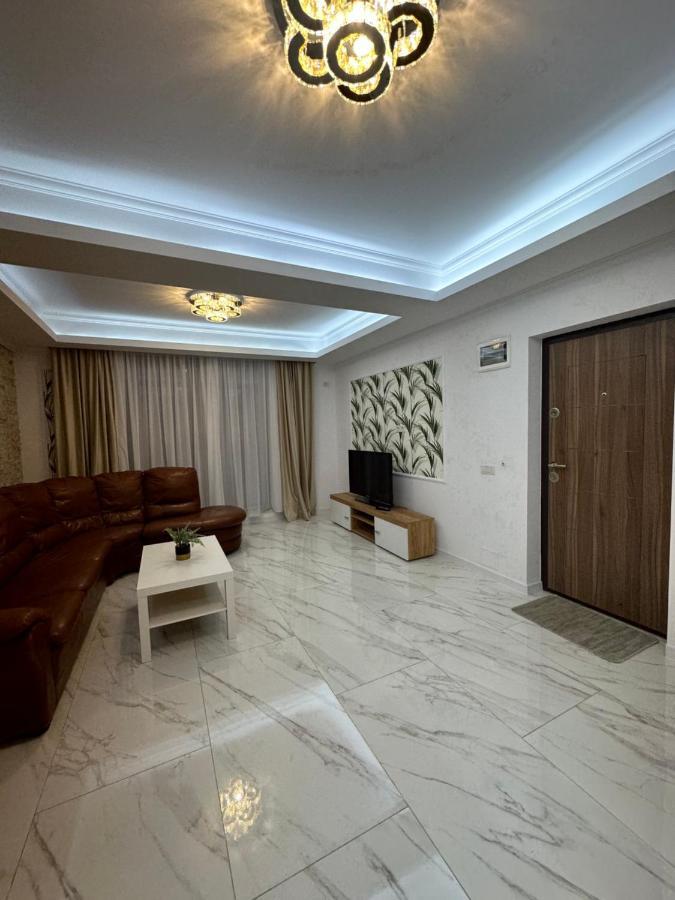 Golden Garden Luxury Apartment In Bucureşti Exterior foto