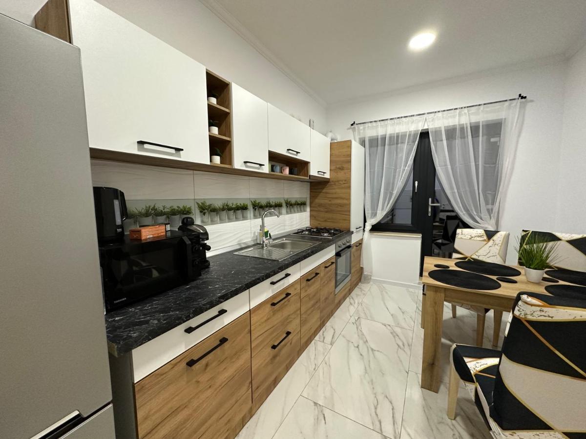 Golden Garden Luxury Apartment In Bucureşti Exterior foto
