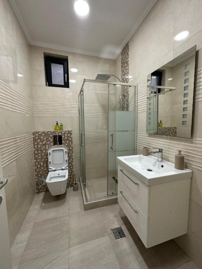 Golden Garden Luxury Apartment In Bucureşti Exterior foto