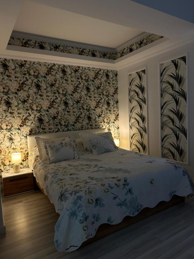 Golden Garden Luxury Apartment In Bucureşti Exterior foto